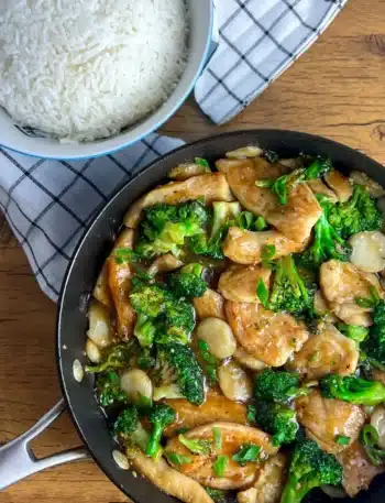 Healthy take out style velvet chicken